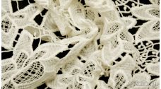 Ткань Гипюр "Белые цветы"